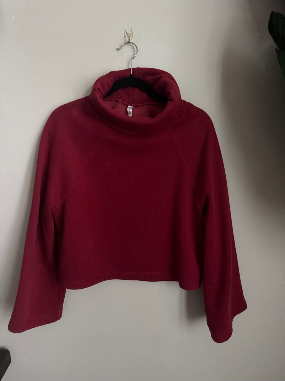 Fabletics Women's Burgundy Loose Turtleneck Cropped Sweater